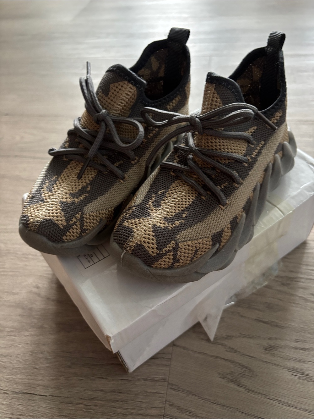 SHEIN Kids Knit Camouflage Sneakers - Taupe & Gray